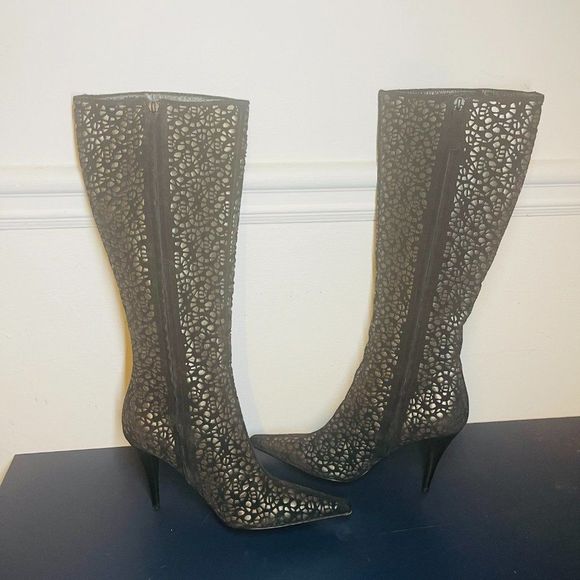 St. John Black Gun Metal Gray And Laser Cut Suede and Leather Boots  8.5 - Picture 10 of 10